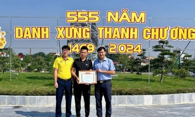 Khen thưởng chủ quán ăn lao xuống hồ sâu cứu sống người đuối nước ở Nghệ An