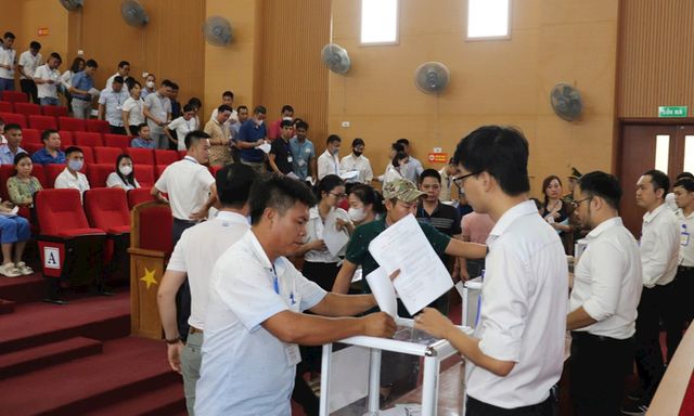 Đấu giá đất ở Quốc Oai: Tổng thu 242,6 tỷ đồng, cao nhất 54 triệu/m2 