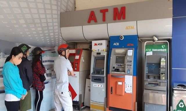 Tại các trụ ATM có bắt buộc bảo vệ phải đứng gác