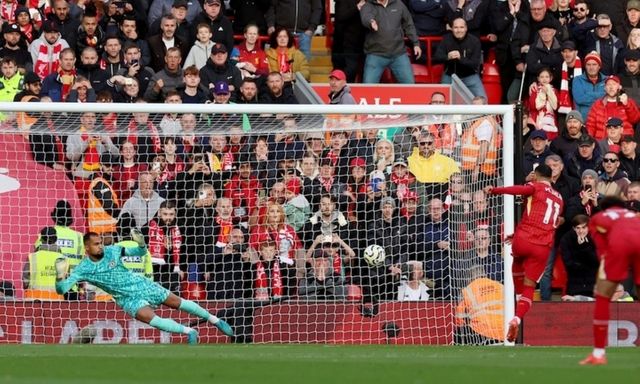 “Hạ gục” Chelsea trên sân Anfield, Liverpool giành lại ngôi đầu bảng