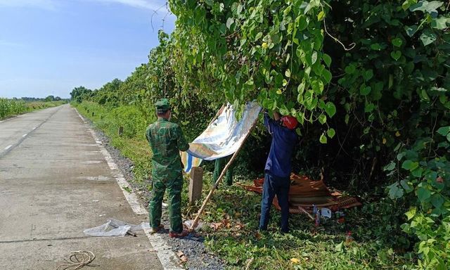 Xác định danh tính thi thể có hình xăm, dạt vào đê biển ở Cà Mau