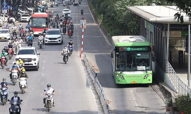 Đi vào làn BRT có bị phạt nguội không?