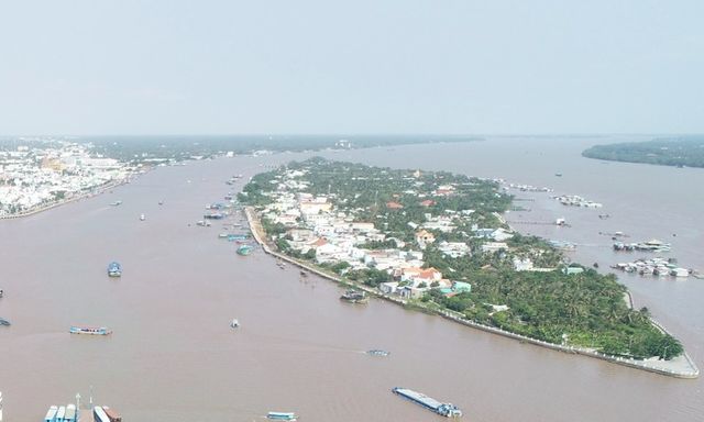 Điều tra nguyên nhân người đàn ông trong tư thế bị cột tay trôi trên sông Tiền