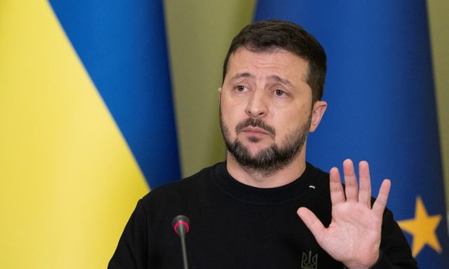 Tổng thống Zelensky đáp trả cảnh báo của Nga về việc nã tên lửa vào 