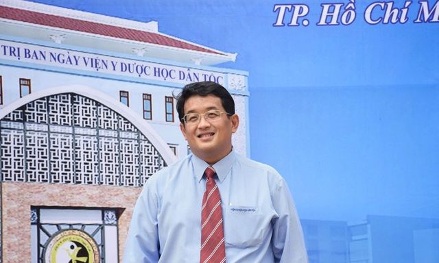 Vì sao Viện trưởng Viện Y Dược học dân tộc TP HCM bị tạm đình chỉ công tác?