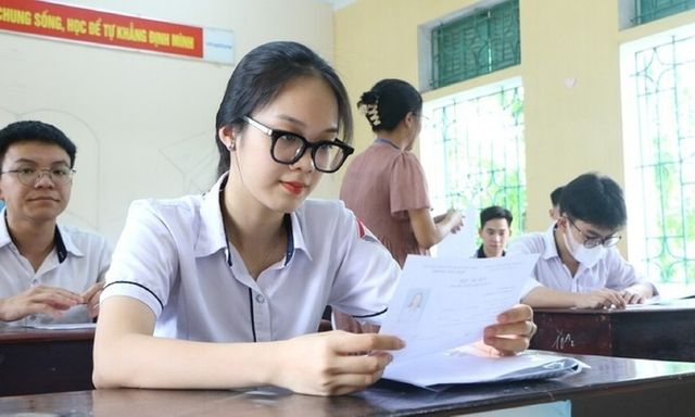 Kỳ thi tốt nghiệp THPT năm 2025: Thí sinh nhìn bài người khác sẽ bị trừ điểm thế nào?