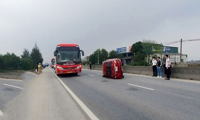 Tin tức tai nạn giao thông mới nhất ngày 6/1: Va chạm với xe tải, 1 người tử vong