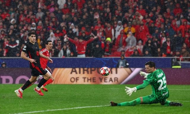 Barcelona “ngược dòng” khó tin, chiến thắng sít sao trước Benfica