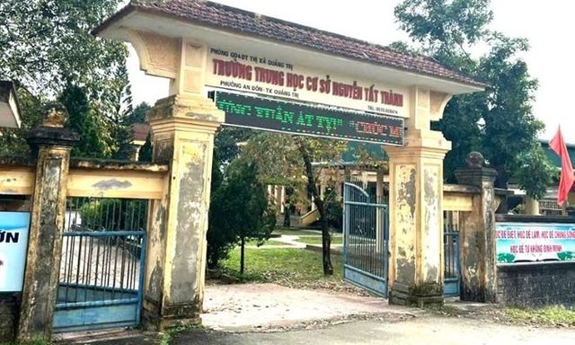 Vụ người phụ nữ lạ dụ dỗ học sinh trước cổng trường ở Quảng Trị: Công an trích xuất camera xác minh