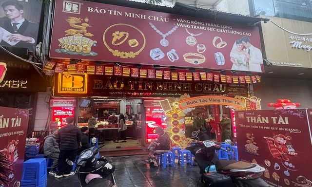 Giá vàng “leo đỉnh” sát ngày vía Thần Tài năm 2025, chuyên gia nói gì?