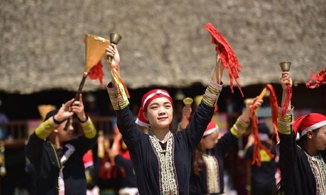Độc đáo Lễ hội Pút Tồng của người Dao đỏ ở Lào Cai