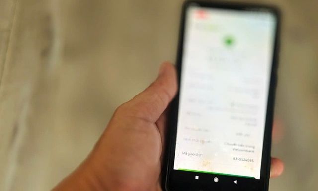 Bị kẻ gian yêu cầu chứng minh tài sản, nam sinh viên ở Hà Nội chuyển ngay hơn 1 tỷ đồng