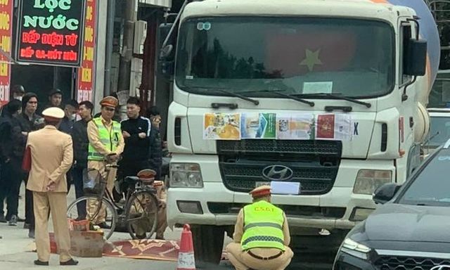 Tin tức tai nạn giao thông mới nhất ngày 1/4: Xe bồn va chạm xe đạp, 1 người tử vong