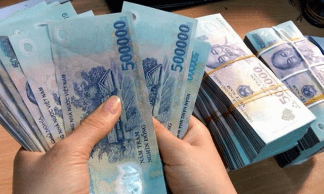 Rút tiền tại ngân hàng có cần đếm lại không?