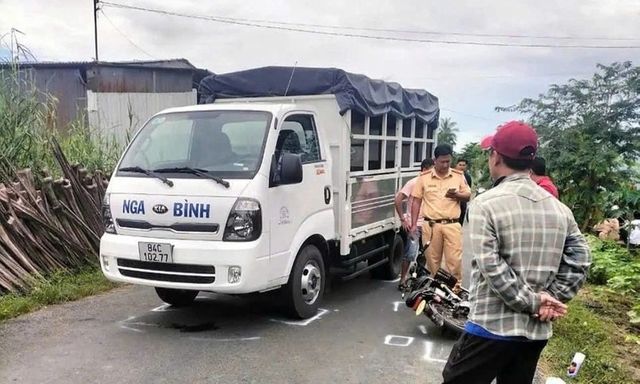 Vụ người bố nổ súng vào tài xế xe tải ở Vĩnh Long: Nguyên Trưởng Công an huyện Trà Ôn báo cáo gì về vụ tai nạn?