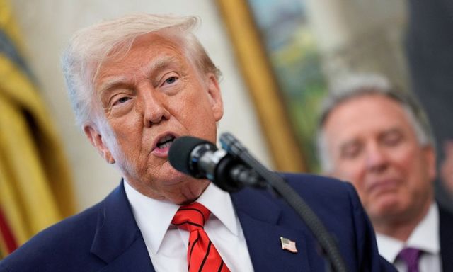 Ông Trump bất ngờ lên tiếng về phát ngôn liên quan tới Nga của Phó Tổng thống và thời điểm hòa giải xung đột Ukraine