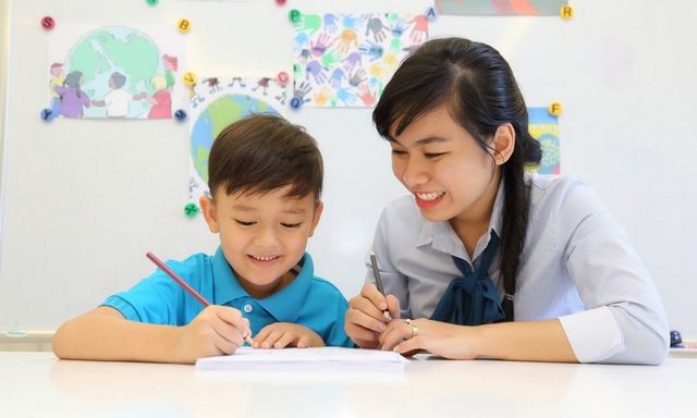 Thông tư 29 có hiệu lực: Sinh viên muốn dạy gia sư hè tăng thu nhập phải tuân thủ nguyên tắc nào?