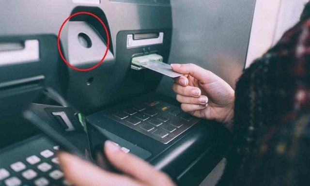 Rút tiền tại cây ATM phải chú ý 3 điểm này, kẻo mất tiền oan