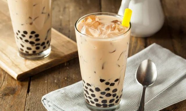 Bé trai 6 tuổi suýt ngạt thở đến mất mạng sau khi uống trà sữa