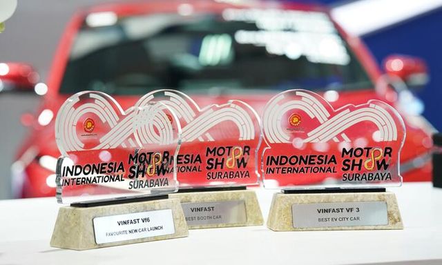 VinFast lập kỷ lục tại IIMS Surabaya 2025 với 4 giải thưởng, VF3 được xướng tên “xe điện đô thị tốt nhất”
