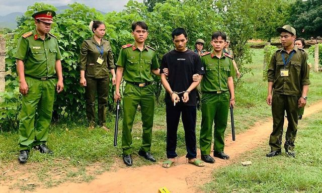 Con rể nổ nhiều phát súng vào nhà cha vợ, cướp xe máy bỏ trốn