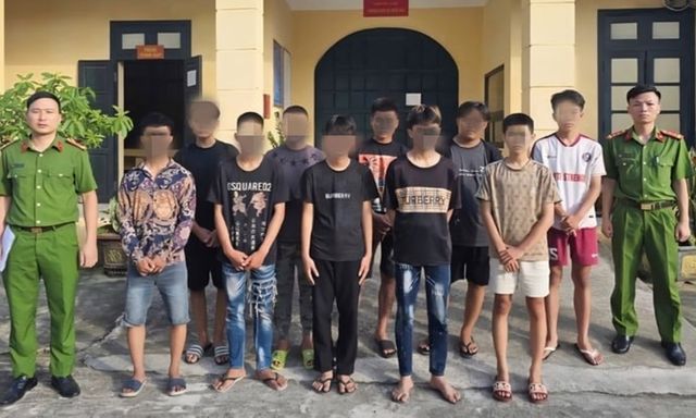 Bắt nhóm thanh thiếu niên dùng dao, kiếm chém nhau, náo loạn đường phố Thanh Hoá