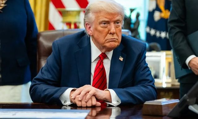 Tổng thống Trump lại 