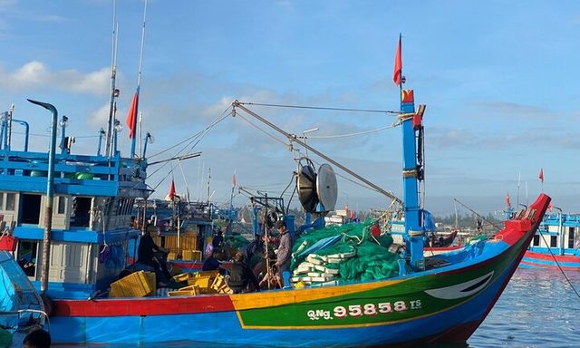 Cảnh sát biển VN có quyền được tham gia bắt tàu cá vi phạm về khai thác IUU không?