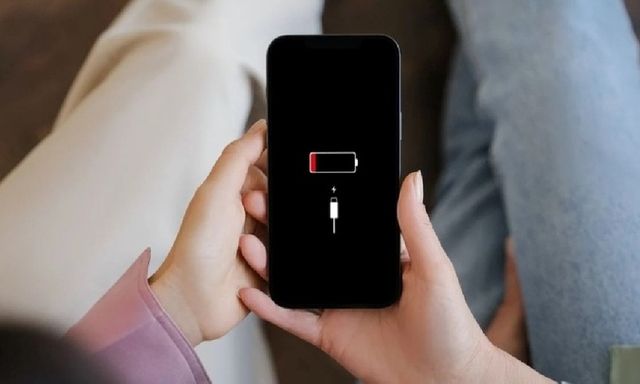 Vì sao cảm giác 1% pin cuối của iPhone dùng được rất lâu?
