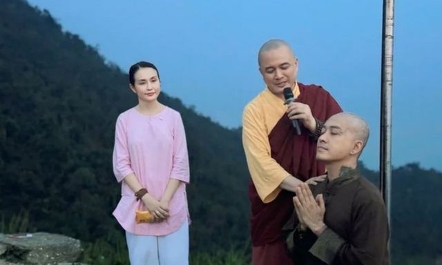 Ca sĩ Tuấn Hưng tiết lộ lý do cạo trọc đầu dưới sự chứng kiến của vợ