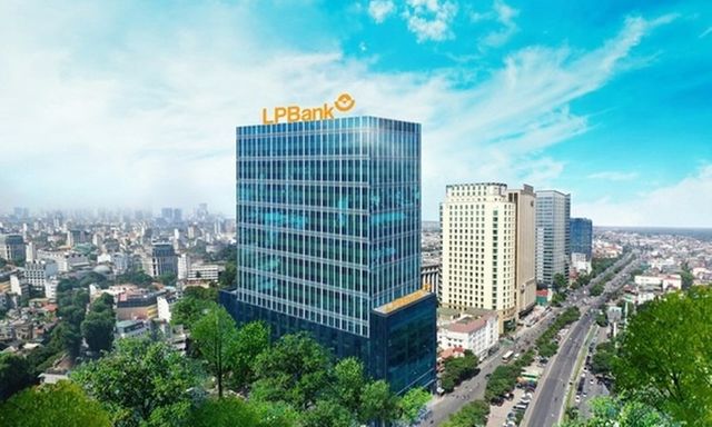 Ngân hàng nào mạnh tay cắt giảm gần 2.000 nhân sự trong nửa đầu năm 2025?