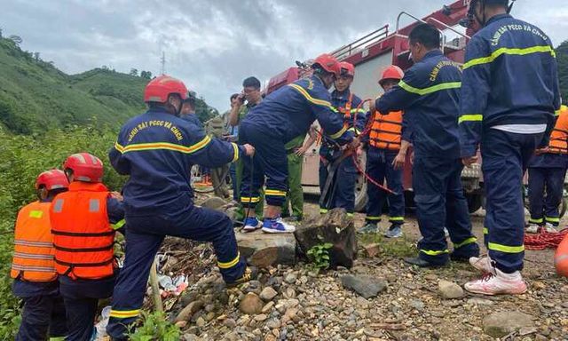 Vụ đứt cầu treo ở Điện Biên: 2 người bị thương nặng, 2 người bị thương nhẹ, thiệt hại 1,2 tỉ đồng