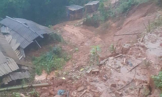 Thủ tướng yêu cầu chậm nhất tháng 9 phải xây lại nhà cho các hộ bị mất nhà do mưa lũ