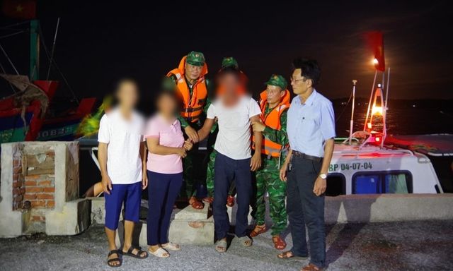 Bộ đội Biên phòng kịp thời cứu nạn thành công ngư dân gặp nạn trên biển ở Ninh Bình