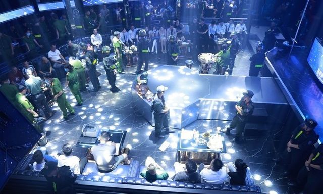 Quảng Trị: 400 công an đột kích nhà hàng và vũ trường, phát hiện 145 người dương tính ma tuý