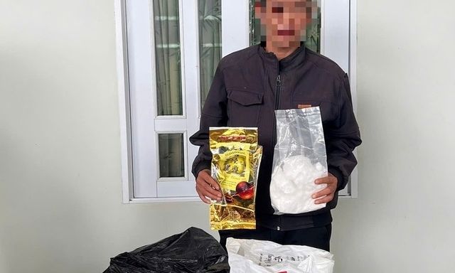 Bắt giữ Hà Văn Thơ đang vận chuyển ma túy đi tiêu thụ ở xã biên giới Quảng Ngãi 