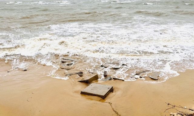 Bão số 6 suy yếu thành áp thấp nhiệt đới, đi vào đất liền gây mưa to, gió mạnh