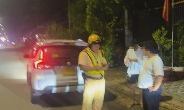 Giải cứu nam sinh viên bị người phụ nữ bí ẩn 