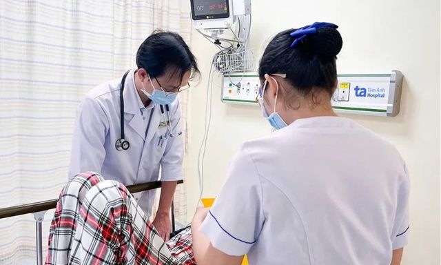 Số ca nghi ngộ độc sau khi ăn bánh mì ở TP.HCM tăng lên hơn 200 trường hợp