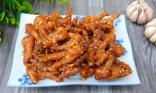 Cách làm chân gà chiên bơ tỏi đậm vị
