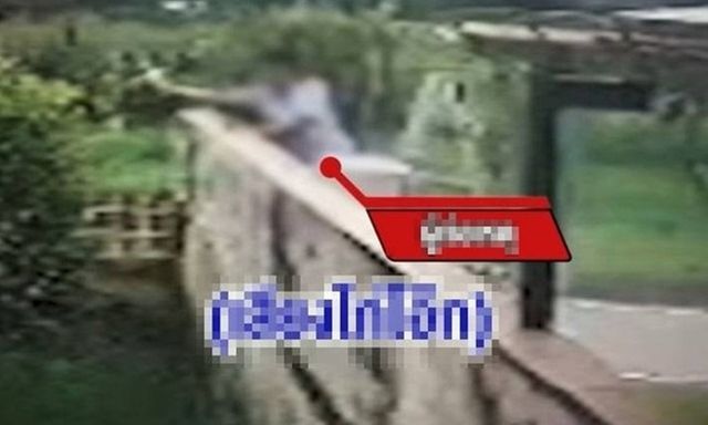 Nữ giáo viên bị hàng xóm quấy phá mỗi đêm bằng...gà cao su, chính quyền phải vào cuộc ở Thái Lan