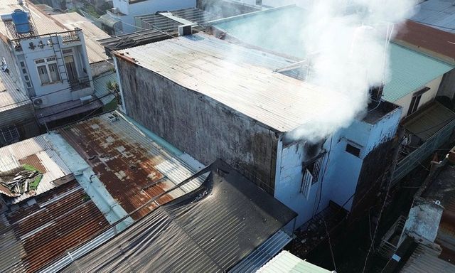 Hiện trường cháy nhà ở TP.HCM, người đàn ông 47 tuổi mắc kẹt, tử vong thương tâm