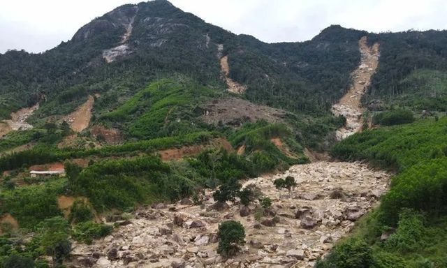 Núi Chư Yang Hanh ở Đắk Lắk nguy cơ sạt lở cao, chính quyền kiến nghị di dời hơn 1.200 người