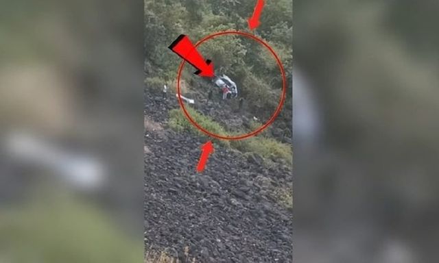 Clip: Xe ô tô mất lái lao xuống vực sâu, 6 thành viên trong gia đình tử vong