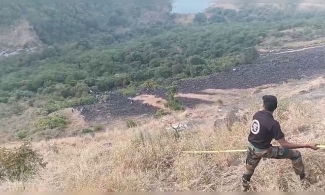 Ô tô lao xuống hẻm núi sâu, 6 người tử vong thương tâm tại Ấn Độ