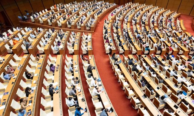 Tuần làm việc cuối cùng, Quốc hội thông qua 43 luật và 18 nghị quyết