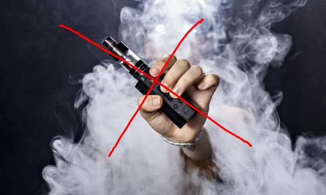  Hút lại thuốc lá điện tử sau một thời gian cai, nam thanh niên 19 tuổi co giật, hôn mê, suy thận