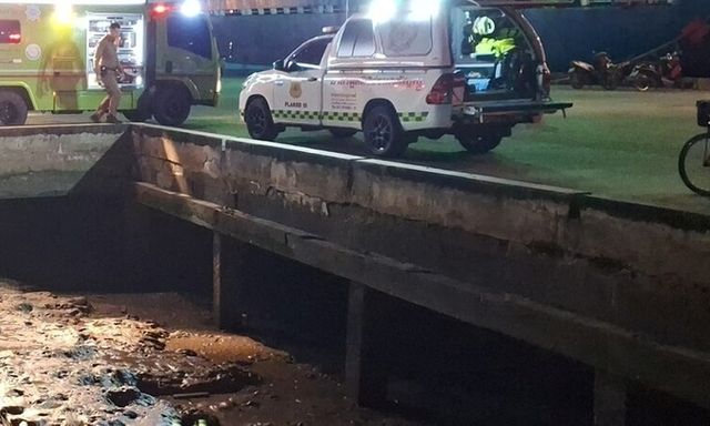 Phát hiện thi thể người đàn ông dưới chân cầu ở Thái Lan, lưng và cánh tay phải xăm nhiều ký tự 