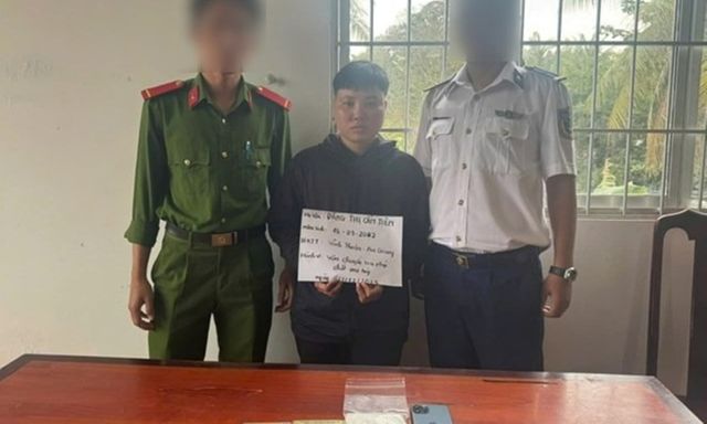 Bắt quả tang Đặng Thị Cẩm Tiên làm 