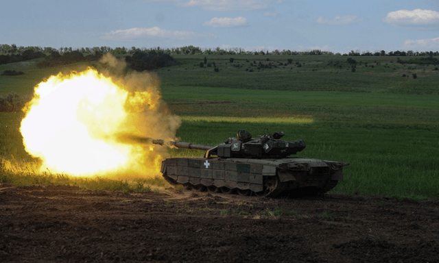 Nga đột phá vào trung tâm 